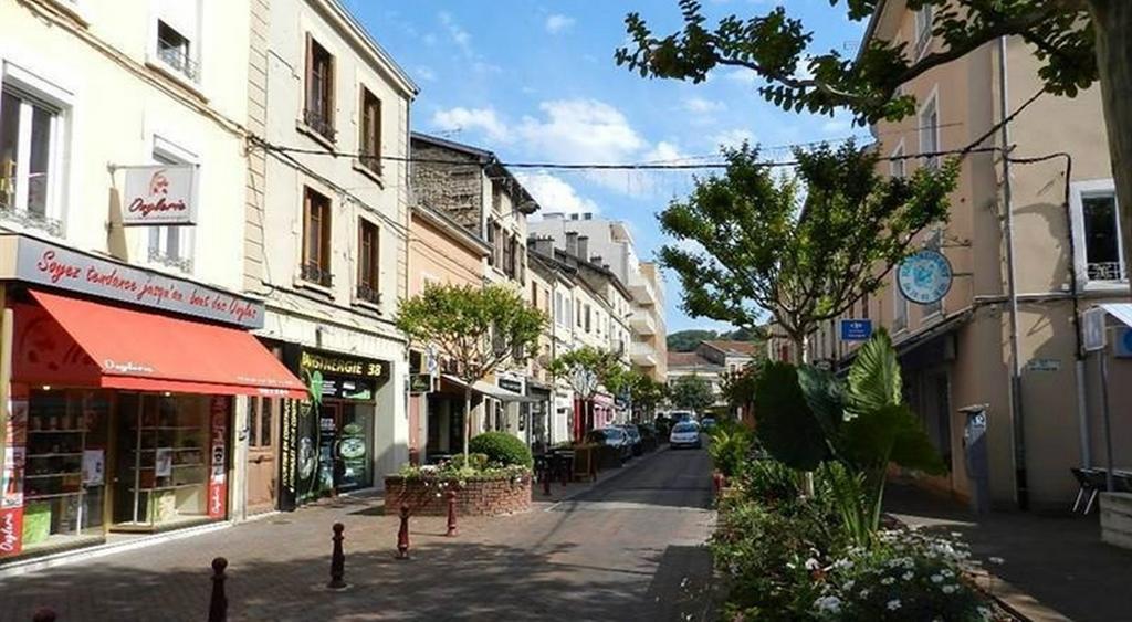 Appart Hotel Bourgoin Exterior photo